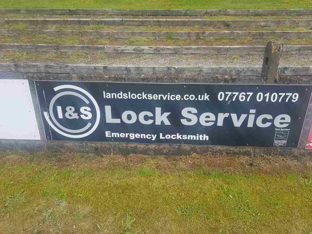 I and S Lock Service Sponsors Glenafton Athletic